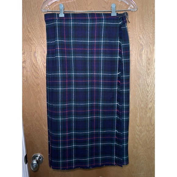 Vintage Clan Laird Women Wool Scottish Tartan Plaid Skirt Size 42 UK Size Pin - Picture 1 of 9